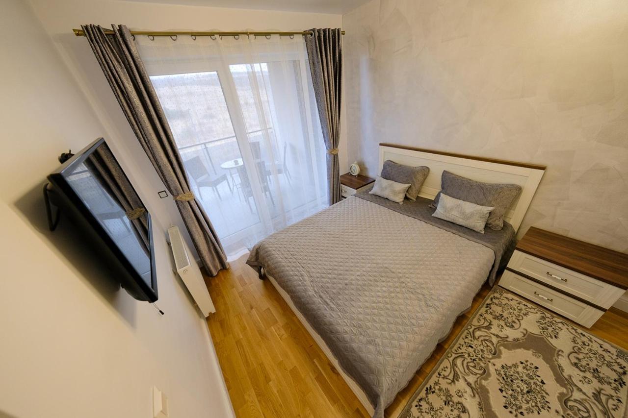 Grand Park Nude Iulius Mall Apartment