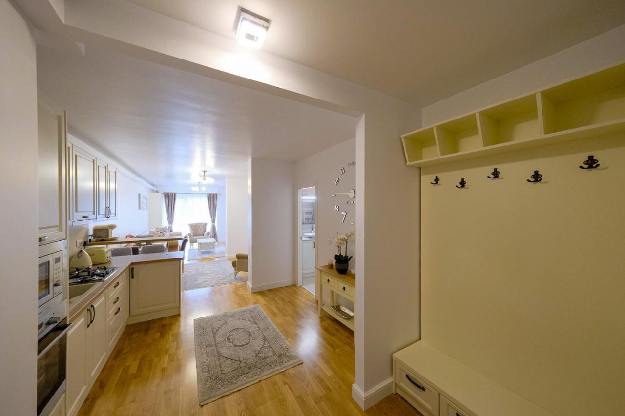 Grand Park Nude Iulius Mall Apartment