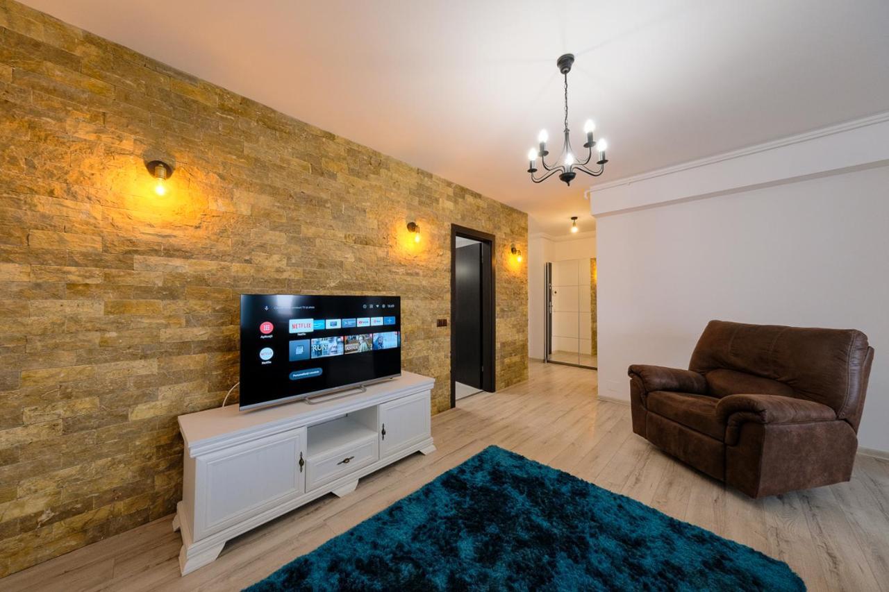Grand Park Nude Iulius Mall Apartment
